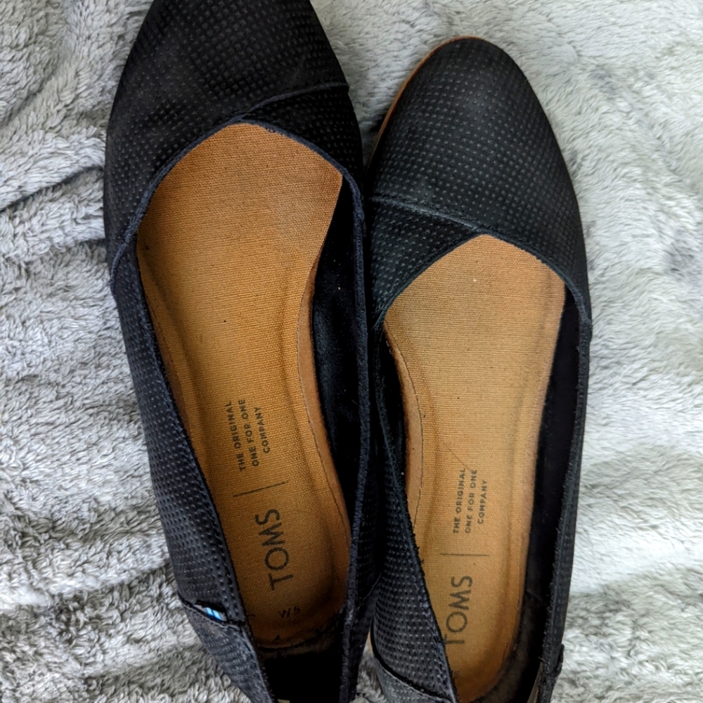 Tom's Julie Flat size 5 black